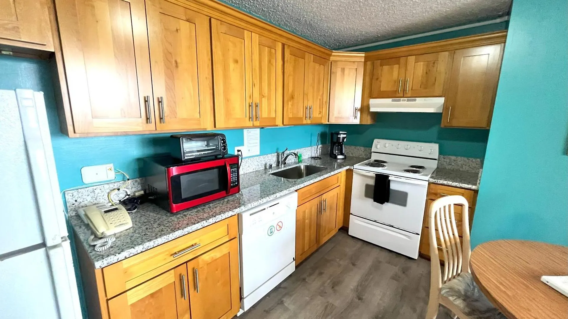 Royal Kuhio 1703 - Spacious Studio With Stunning Mountain Views In The Heart Of Waikiki! Honolulu Vakantiehuis