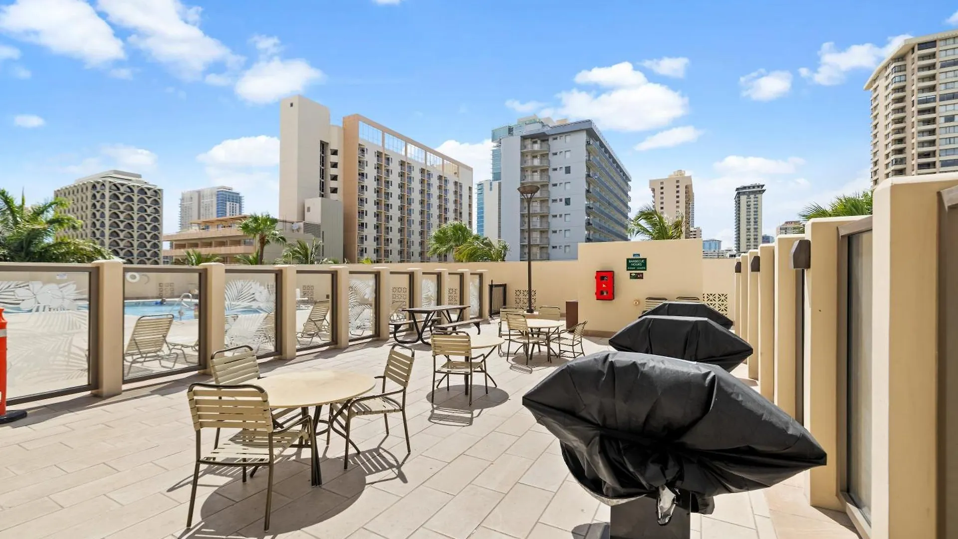Royal Kuhio 1703 - Spacious Studio With Stunning Mountain Views In The Heart Of Waikiki! Honolulu